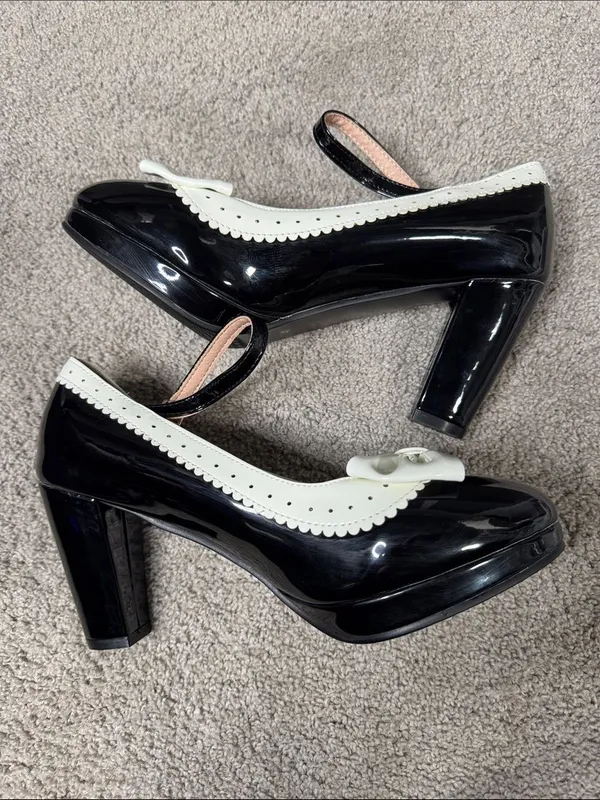 Women’s Black Chunky Heel Mary Jane Pumps Cute Bow Round Toe Size 9.5 NEW - Image 5