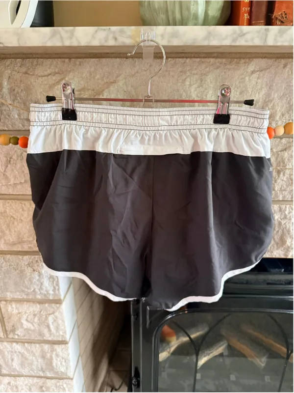Women's Nike Dri-Fit Athletic Shorts Size M Black and White - Image 3