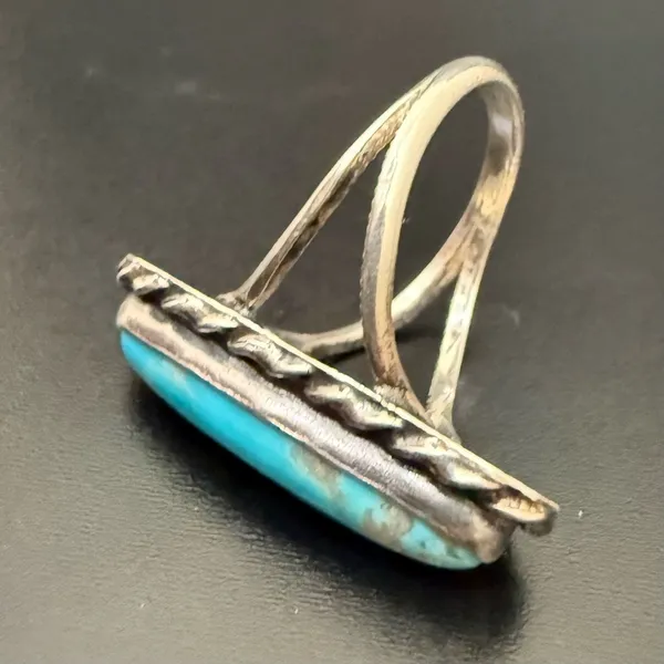 Vintage Unsigned Handcrafted Sterling Silver Oval Turquoise Ring Size 4 4g. - Image 6