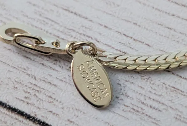 American Showcase Gold Tone Bracelet - Broken - Repair Needed - Image 2