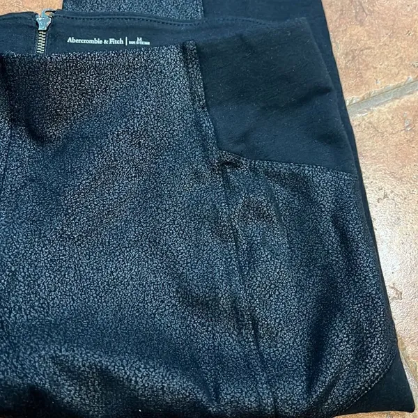 Abercrombie & Fitch stretchy Coated faux leather look leggings size M‎ - Image 2