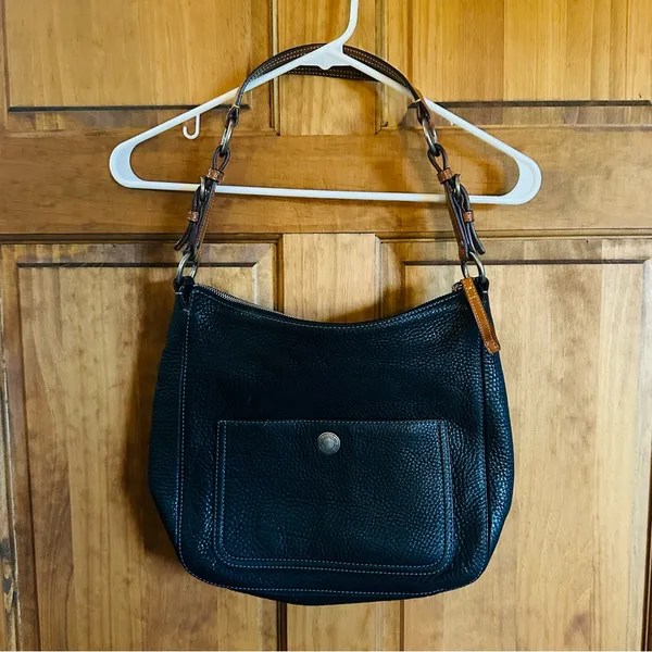 Coach Pebbled Black Leather Chelsea Hobo Shoulder Bag with brown Contrast Strap - Image 2