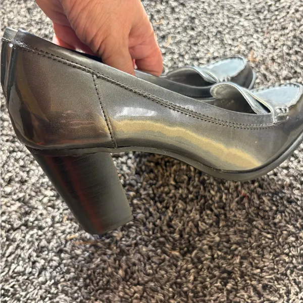 Bandolino Metallic Silver Flats - Image 8
