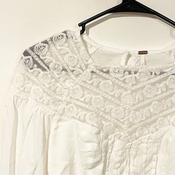 Free People Size Small White ‘Sweet Mornings’ Woven and Lace Top Peasant Boho - Image 3