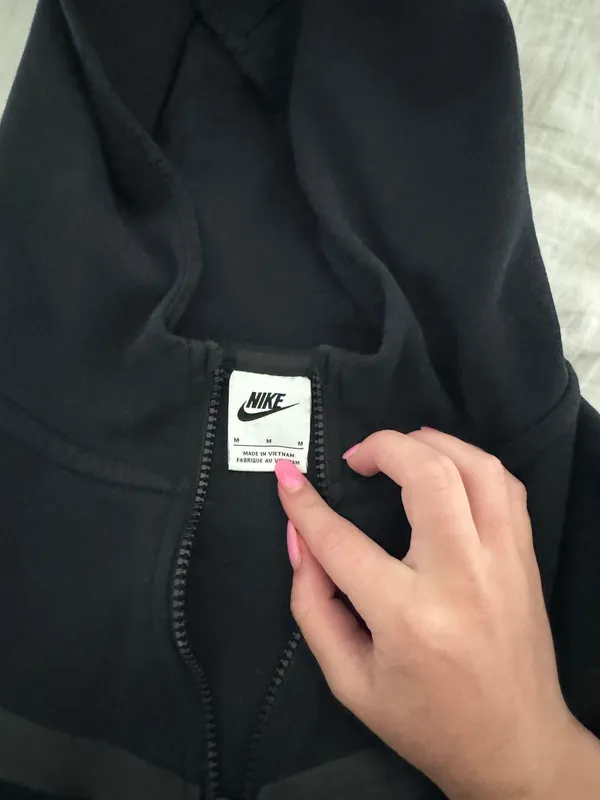 Nike Tech - Image 3