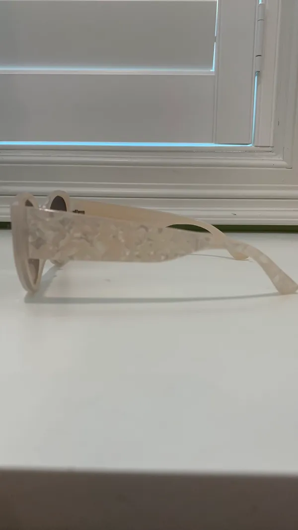Francesca's Sunglasses - Image 3