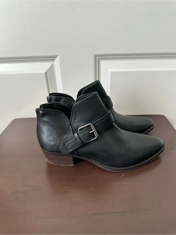 David Aaron Vegan Leather Austin Buckle Booties size 7.5 Black - Image 2