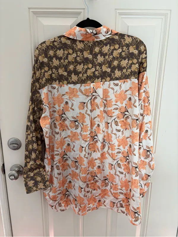 Entro Fall Floral Satin Button down Size Large - Image 5