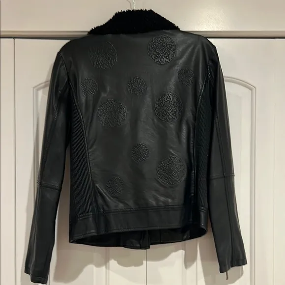 Montanaco‎ Black Women's medium faux leather Jacket with embossed design - Image 6