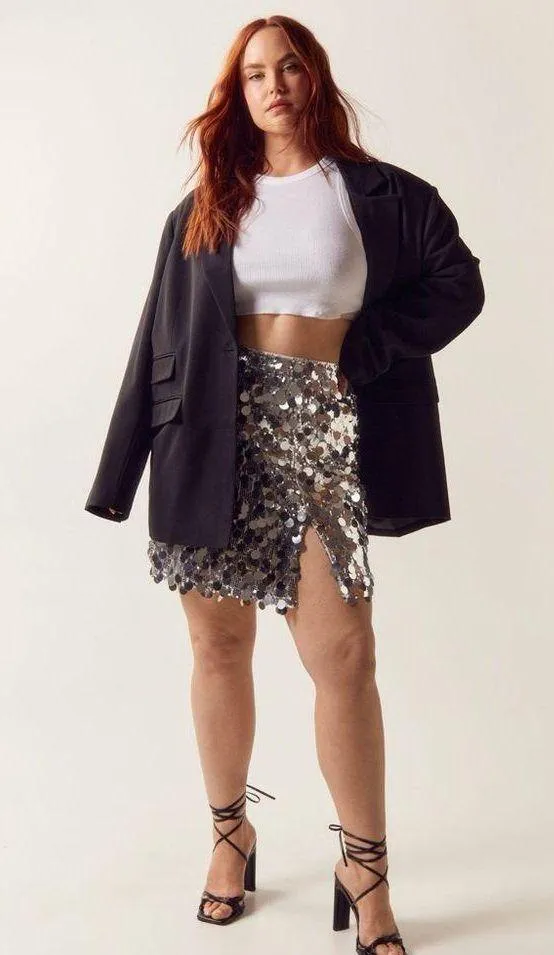 NWT Nasty Gal Plus Size Silver Sequin Split Mini Skirt Size 14 - Image 2