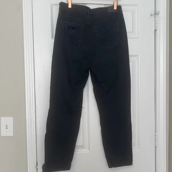 American Eagle black ripped mom jean - Image 3