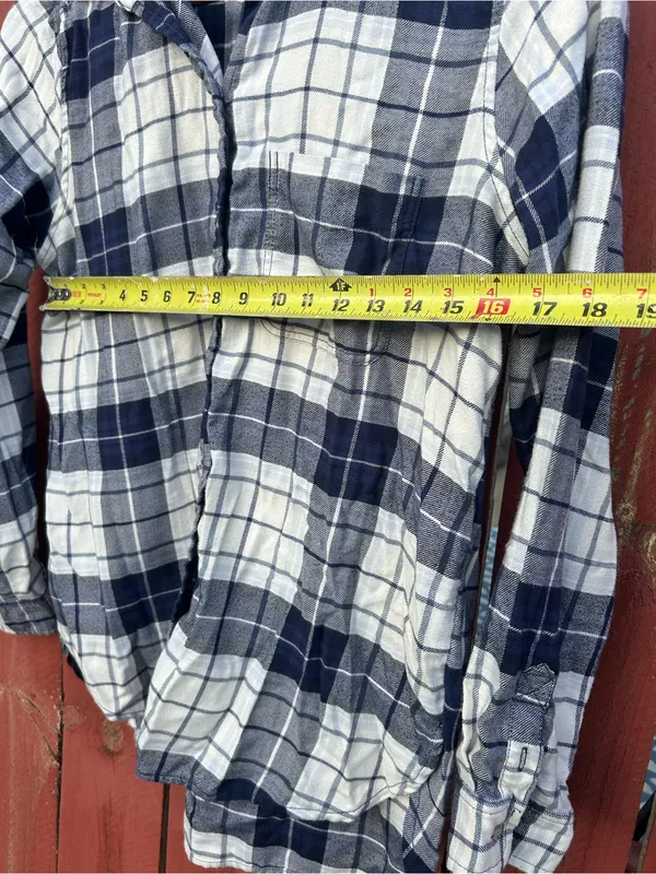 American Eagle Boyfriend fit Blue and White Plaid Button-Up Shirt - size large - Image 8