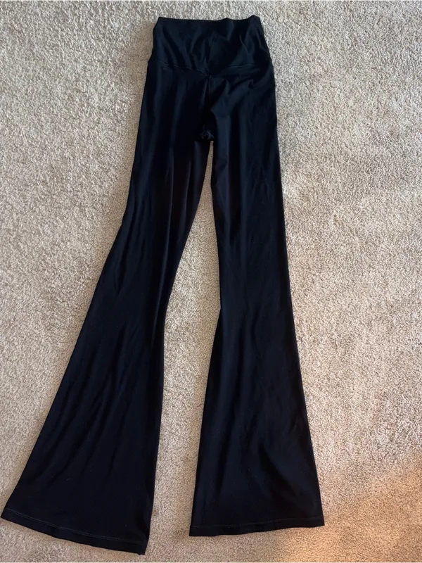 OFFLINE By Aerie Real Me High Waisted Crossover Flare Legging Size: S - Image 5