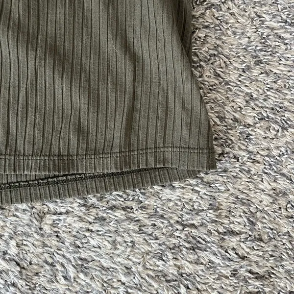 NWOT H&M olive green ribbed long tee shirt - Image 4