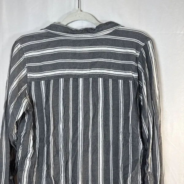 American Eagle Oversized Fit Grey And White Striped Button Shirt Women’s Medium - Image 11