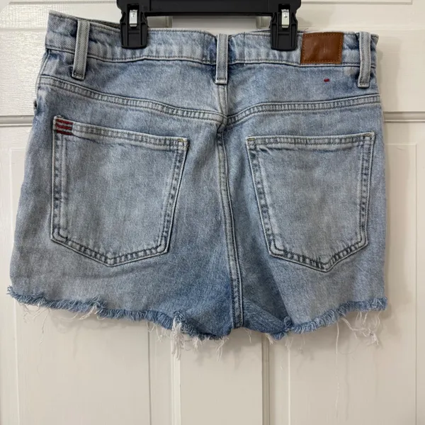 BDG Urban Outfitters Girlfriend Shorts 28 Light Blue Cotton Denim‎ Raw Hem - Image 2