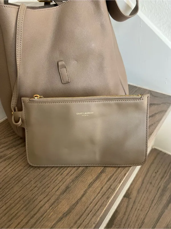Saint Laurent YSL Le 5 à 7 Small Leather Shoulder Bag in Beige - Image 9