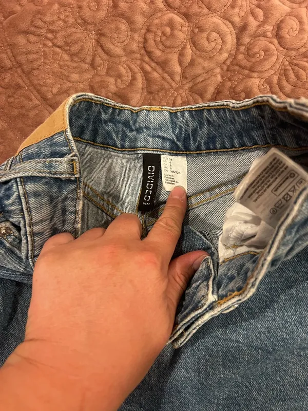 Divided Raw-Hem High-Waist Denim Shorts - Blue - Image 3