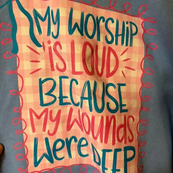 Hanes graphic tee blue crewneck sweatshirt - Image 2