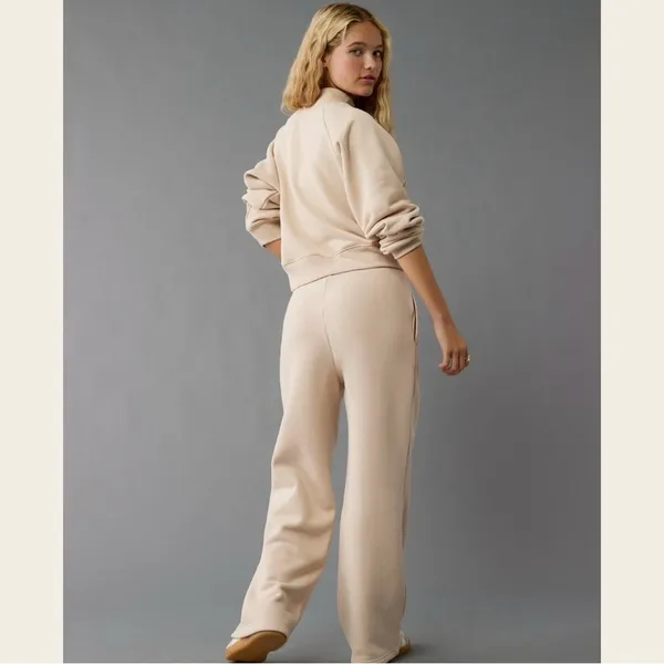 AE Everyday Luxe Wide-Leg Sweat pant! - Image 3