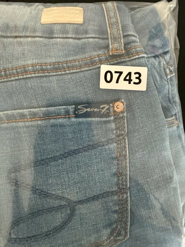 Seven7 Tummyless High Rise Skinny Jeans Size 4 Light Wash - Image 8