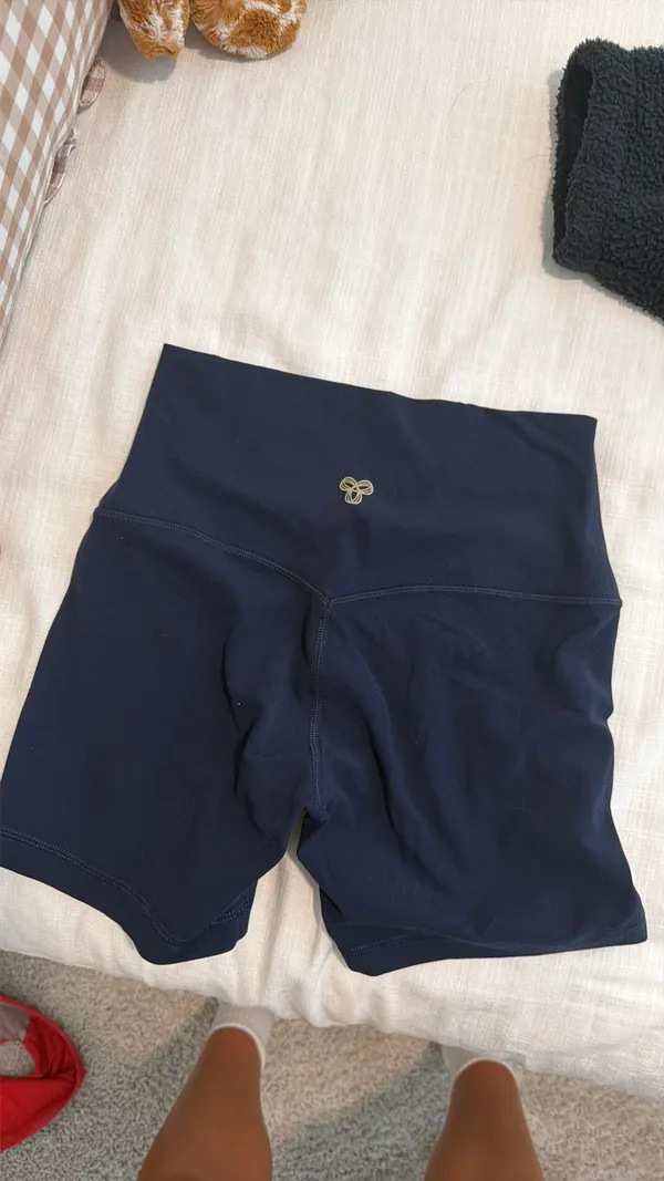 Aritzia Biker Shorts TNA - Image 4