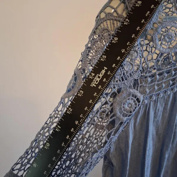 NEW Indigo Rose Delicate Dusty Blue Crochet Women's Top 3/4 Sleeves size Small - Image 5