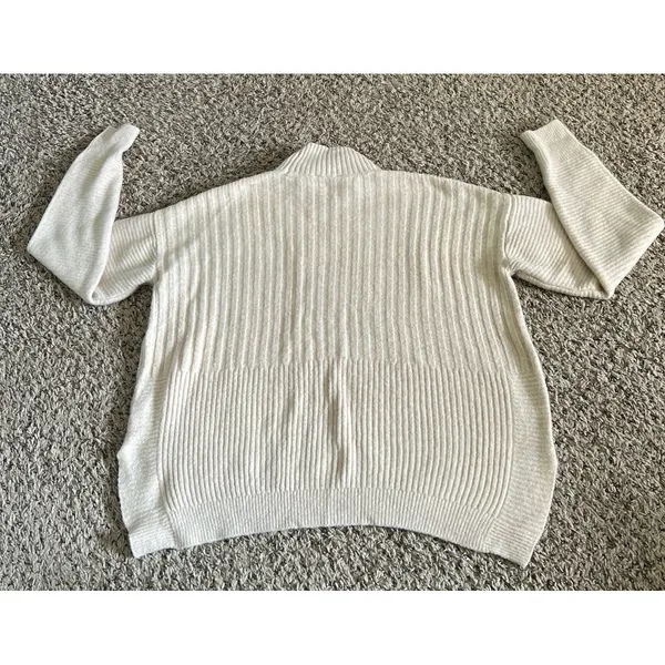Time and Tru Women's Cream Pull Over Turtleneck Sweater Size Medium‎ - Image 6