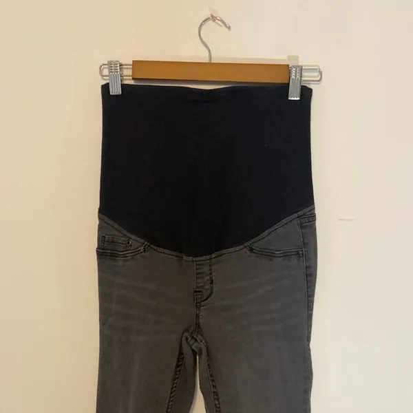 H & M Dark Gray Super Skinny Ultra High Rib Maternity Skinny Jeans Size 4 - Image 2