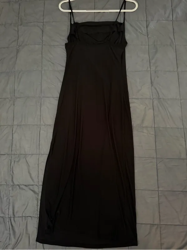 Black Bebe maxi dress with slit Size: M #formal #eveningwear - Image 3
