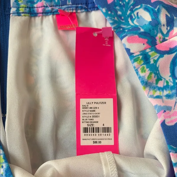 Lilly Pulitzer Blue and Pink A-Line Skort - Image 4