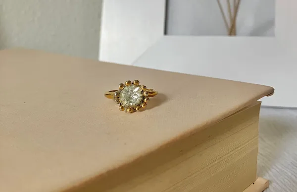 Avon Gold Solitaire Prong Halo Ring Promise Engagement Diamond Glam Classic Jewelry - Image 5