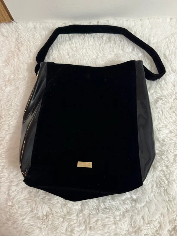 Carolina Herrera Good Girl Black Shoulder Tote with Velvet Front - Image 16