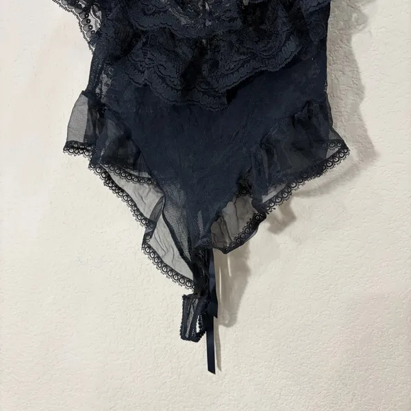 Midnight Hour Lace Lingerie Bodysuit Sz M Womens Sexy Vacation Honeymoon Goth - Image 3