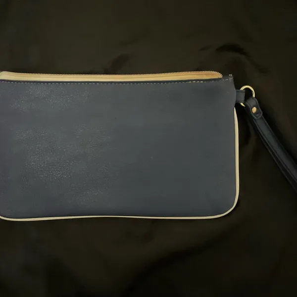 GUESS Navy & White Bow Wristlet Clutch - Image 2