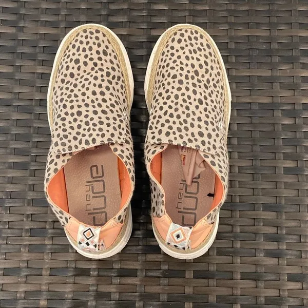 Hey Dude Peyton slip on shoes women’s size 8 - Image 3