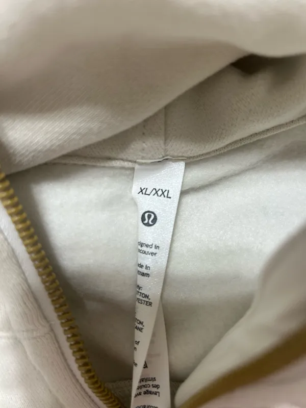 White and gold Lululemon cube size xl/xxl . Never worn and with tags! - Image 4