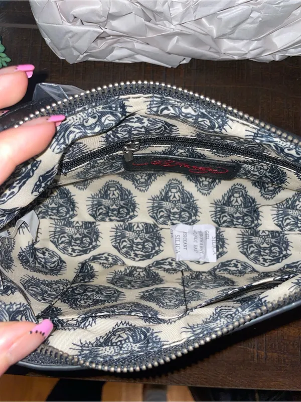 NWT!! Ed Hardy “Love Kills Slowly” Pink Tattoo-Print Crossbody Shoulder Bag - Image 10