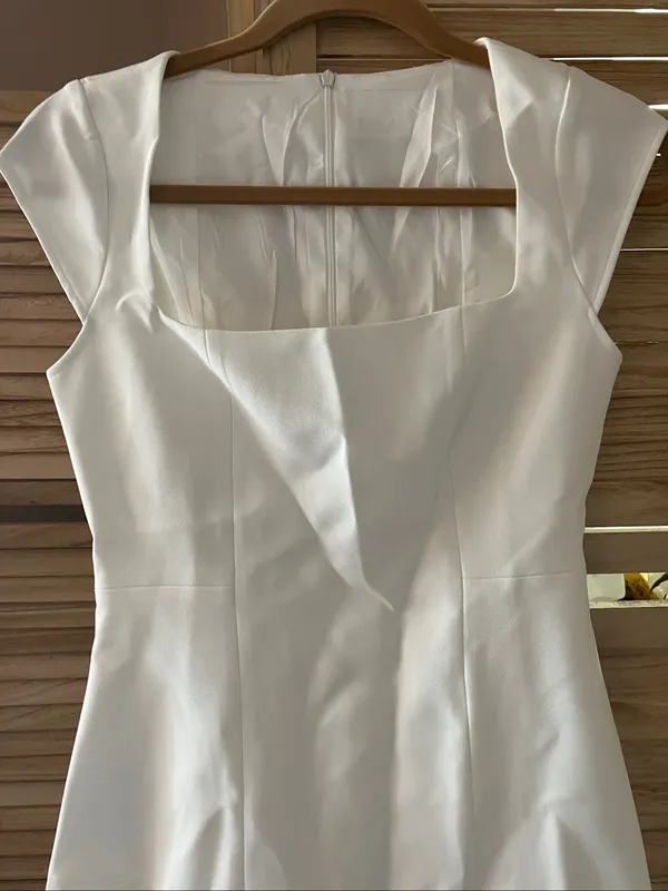 Minimalist White Square - Image 3
