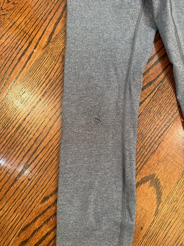 lululemon athletica Wonens' Heather Gray High-Rise Leggings Sz 6 - Image 4