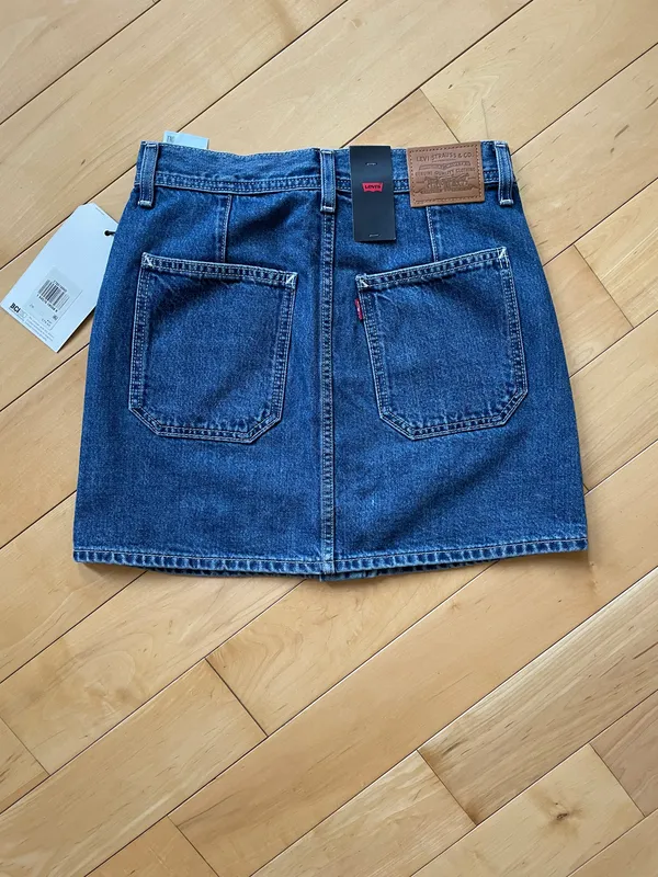 Levi's Premium Denim Button Up Skirt. - Image 2