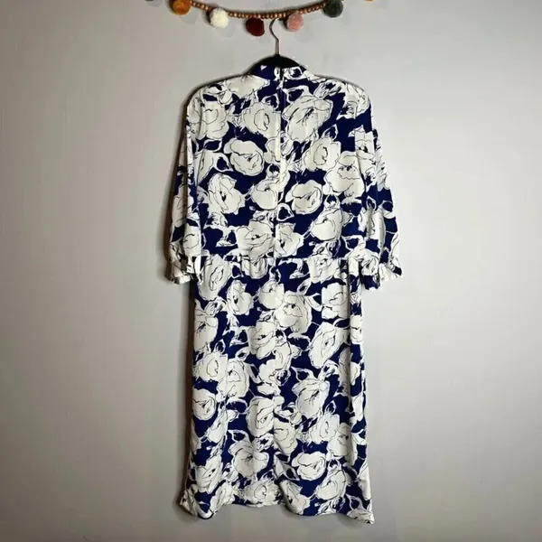 Vintage white and blue floral print dress - Image 5