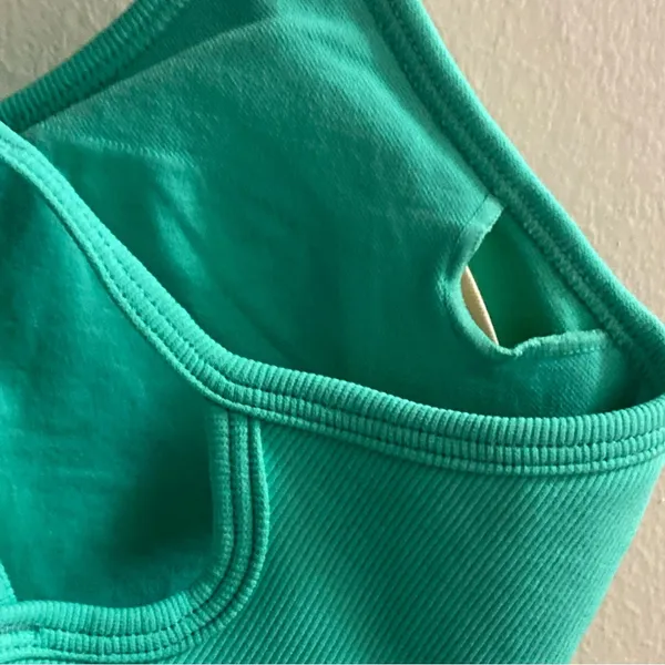 Women’s Mint Green Sports Athletic Bra S Small Chest 26” 28” Padded - Image 5