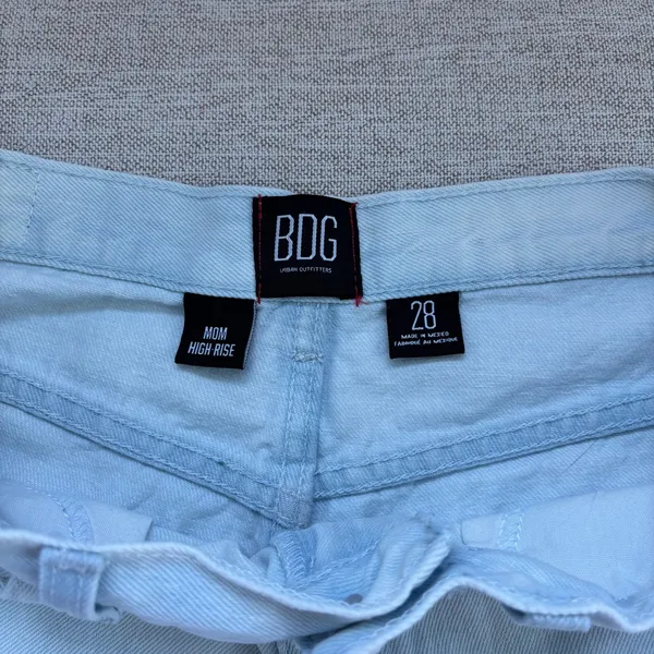 BDG Mom High Rise Denim Shorts Size 28 Light Wash Rolled Cuff Urban Outfitters - Image 3