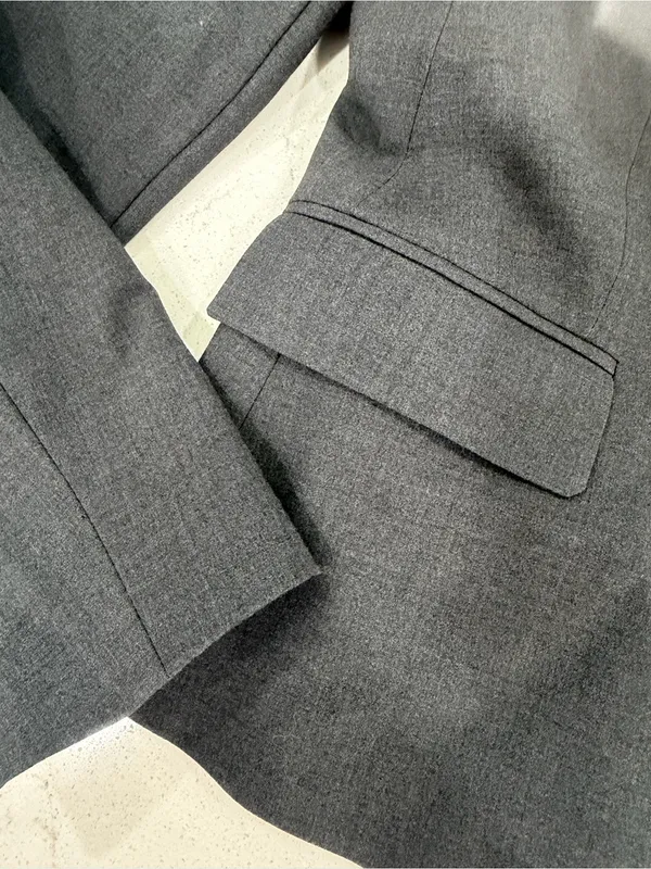 Calvin Klein Charcoal Gray Tailored Two-Button Blazer - Image 4