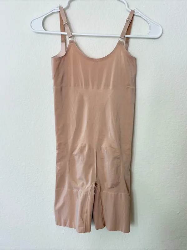 SPANX Open Bust Go Figure Mid Thigh Bodysuit Beige Medium - Image 3