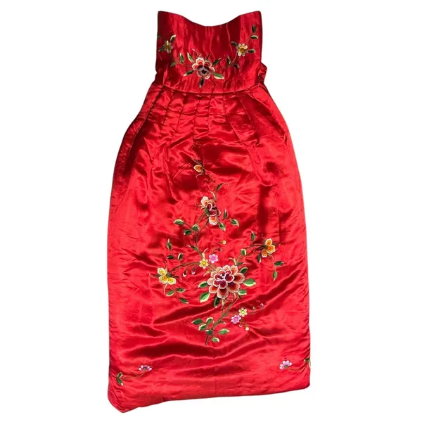 Vintage Red Silk Embroidered Padded Cape with Floral Satin Stitch Detail small - Image 7