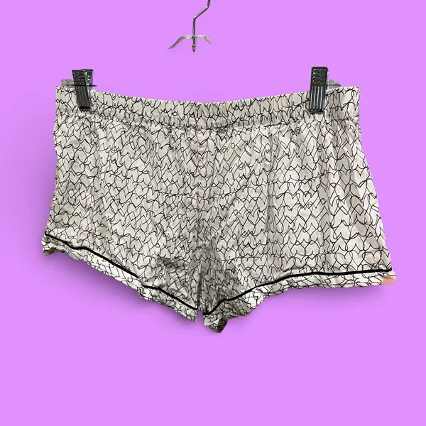 Cute soft cotton blend Victoria’s Secret black white heart shorts pajamas lounge - Image 4
