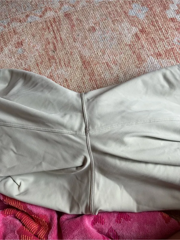 Lululemon Stretch Luxtreme High-Rise Jogger Natural Ivory W5EG1S size 8 - Image 8