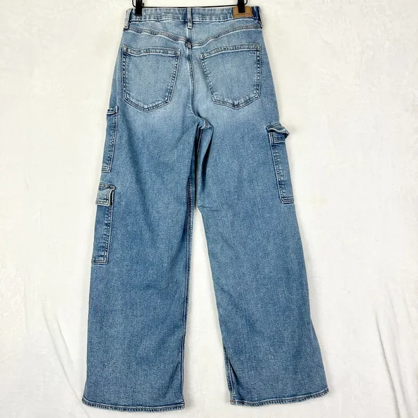 American Eagle Curvy Super High Rise Baggy Wide Leg Cargo Jeans Size 6 Light - Image 2